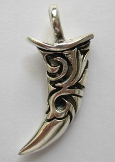 sterling silver Claw Shaped Silver Pendant.