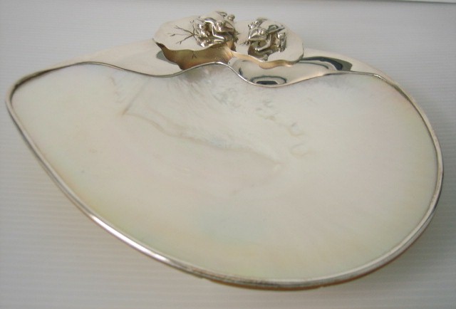 sterling silver Mother-of-Pearl Shell Dish with Silver  Frog Figurine