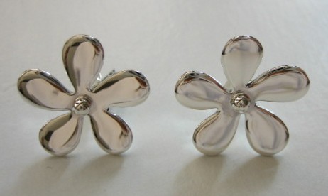 sterling silver Silver Flower Stud Earrings.
